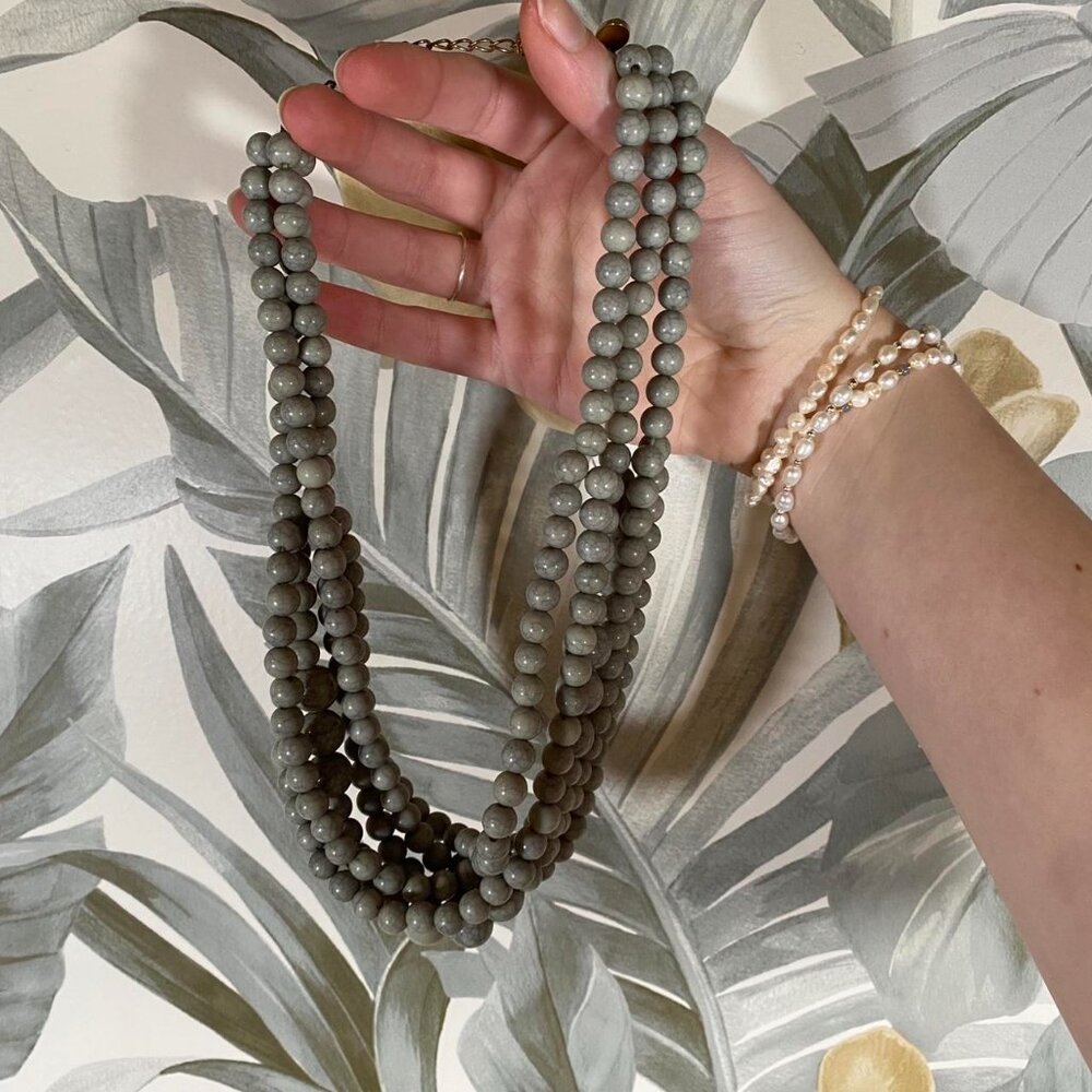 Green Layered Beaded Necklace - Picture 2 of 4
